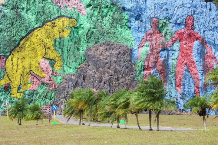 Bức tường đá hùng vĩ từ thời tiền sử ở thung lũng đẹp nhất thế giới-5