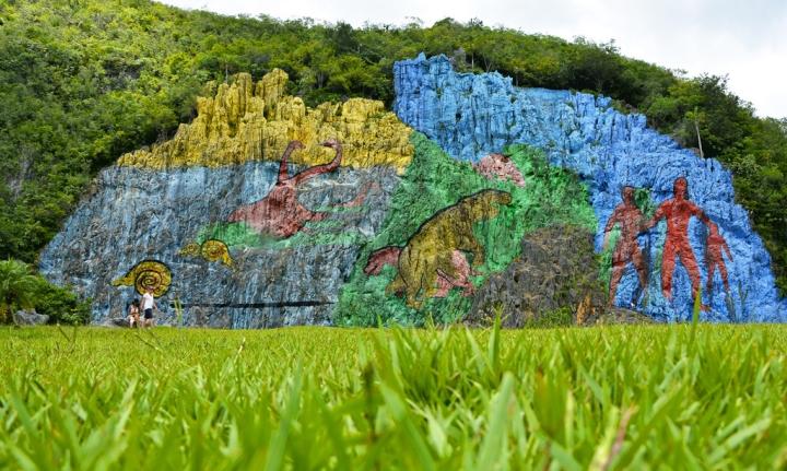 Bức tường đá hùng vĩ từ thời tiền sử ở thung lũng đẹp nhất thế giới-10