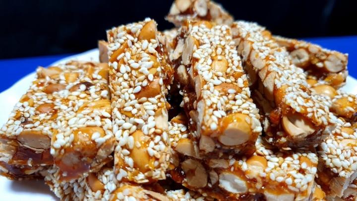 Ra Giêng, kẹo lạc ế từ Tết trở thành quà vặt vô giá của tuổi thơ 8X-9X-4