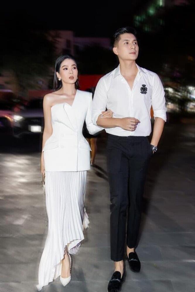 Sóng đôi bồ trẻ, Lệ Quyên diện đi diện lại váy cũ dù đồ hiệu ê hề-4