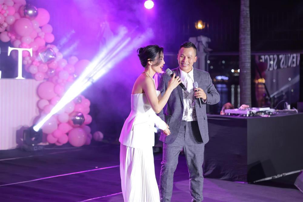 Sóng đôi bồ trẻ, Lệ Quyên diện đi diện lại váy cũ dù đồ hiệu ê hề-5