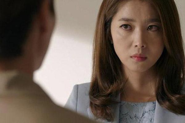 Ghét nhau thế mà khi bí mật bị lộ, chị chồng đem sổ đỏ đến tặng tôi-2