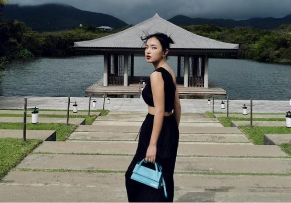 Thúy Vi o ép ngực khủng - Kỳ Duyên táo bạo mặc độc quần nội y-5