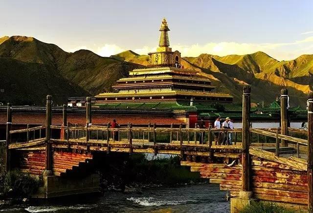 Khám phá tu viện hơn 300 tuổi ở Tây Tạng-1