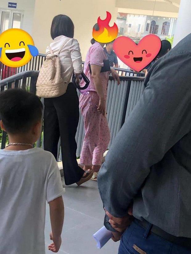 Đi đón con mà ăn mặc như thế này là đúng hay sai?-7