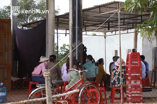 Người cha ném con 5 tuổi xuống sông đối diện mức án nào?-3