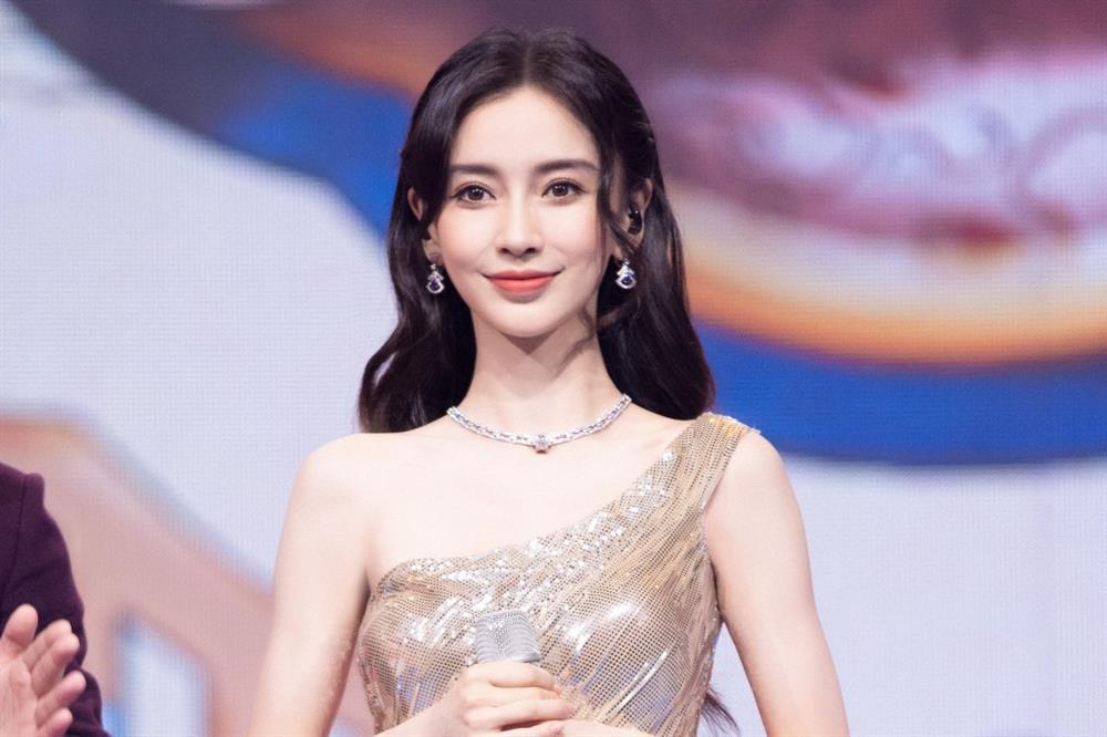 Angelababy bị lộ hát nhép-1