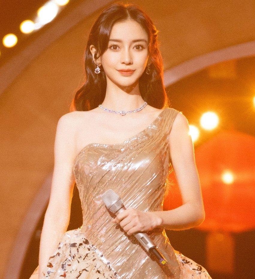 Angelababy bị lộ hát nhép-2