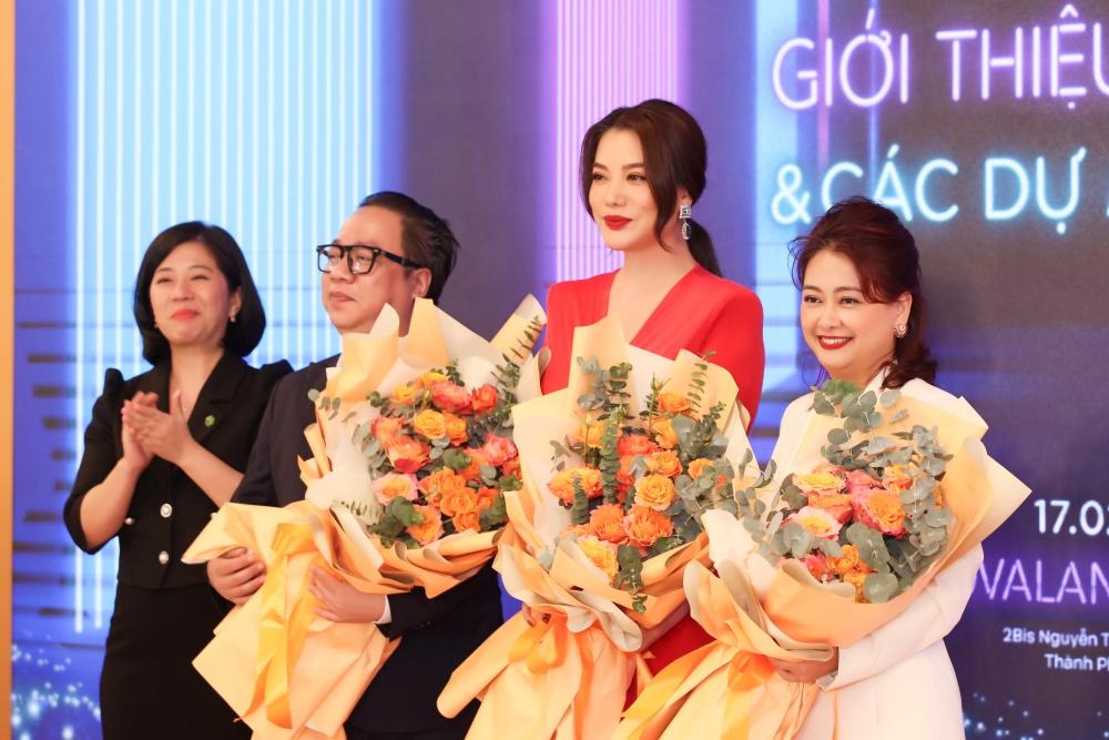 Dàn sao Việt mừng Trương Ngọc Ánh trở lại điện ảnh: Lệ Quyên dính chặt người tình-3