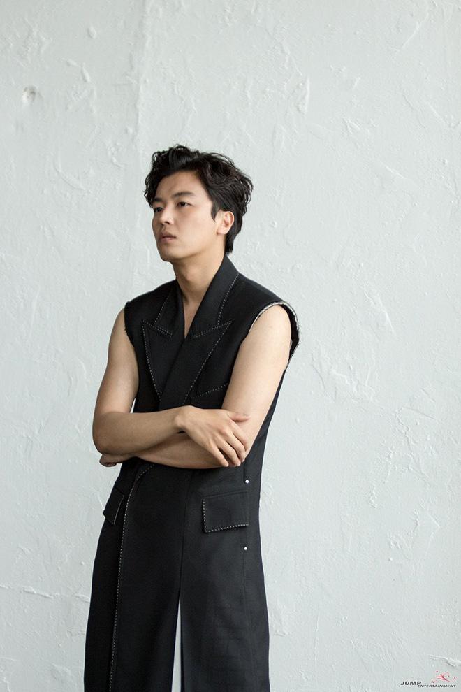 Tình mới của Son Ye Jin: Điển trai không thua Hyun Bin, từng khiến Park Min Young lột đồ-5