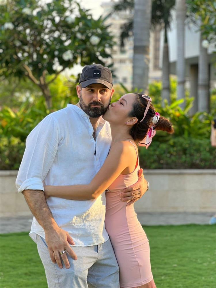 Em gái Hà Anh khám tâm thần trước khi lấy chồng Tây-4