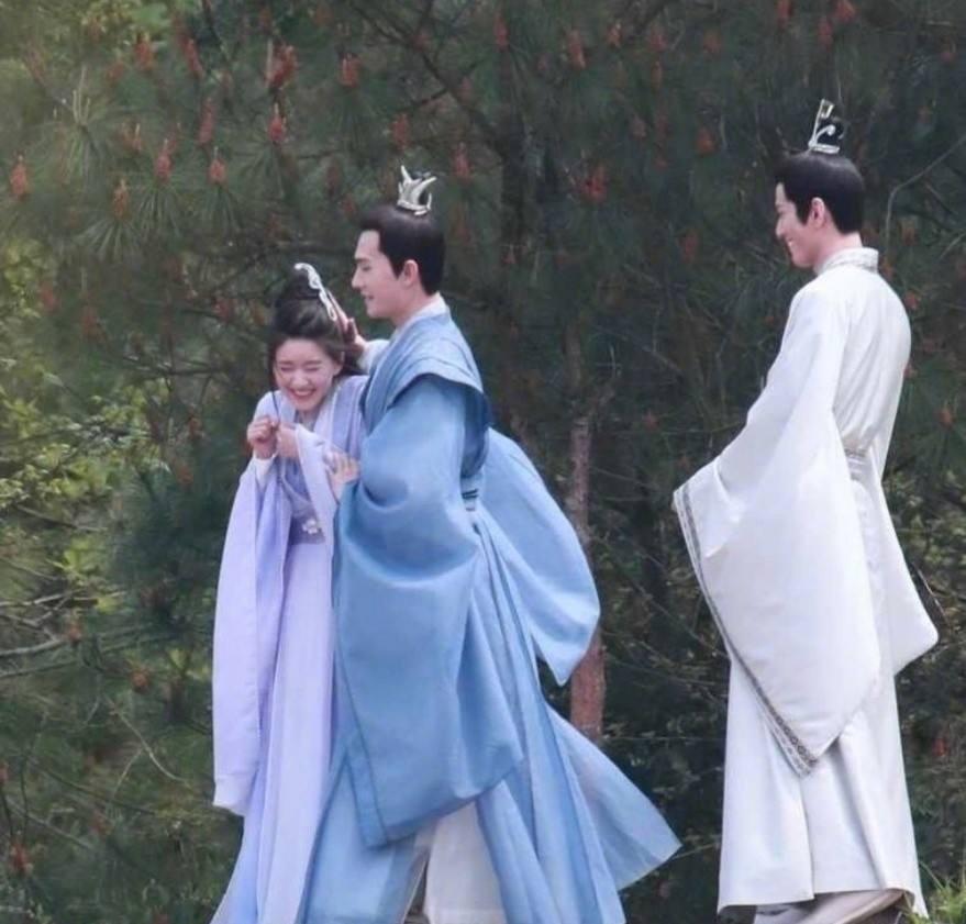 Dương Dương lãng mạn với Triệu Lộ Tư giữa tin đồn hẹn hò-2