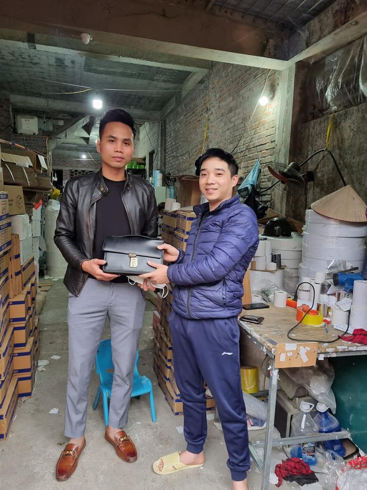 Nhặt cặp da đựng gần 100 triệu, người đàn ông quyết định dứt khoát-4