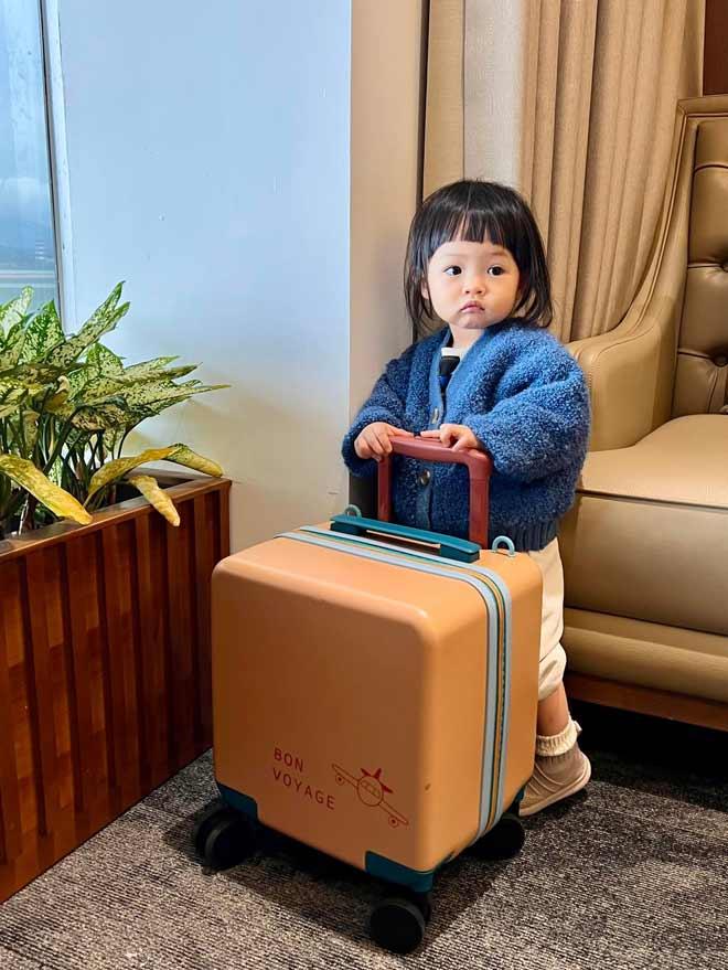 Mẹ vợ Cường Đô La hé lộ bé Suchin có một điểm ngược hẳn bố-12