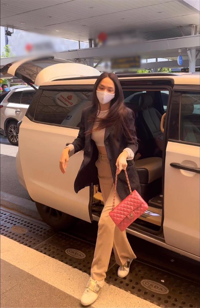 Thúy Vi o ép ngực khủng - Kỳ Duyên táo bạo mặc độc quần nội y-8