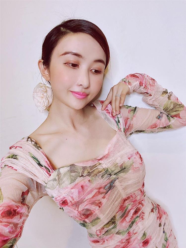 Giật mình mặt đơ cứng như tượng của vợ 2 Minh Nhựa-3