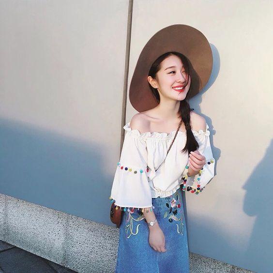 Công thức mix đồ với áo trễ vai khoe điểm vàng hình thể-6