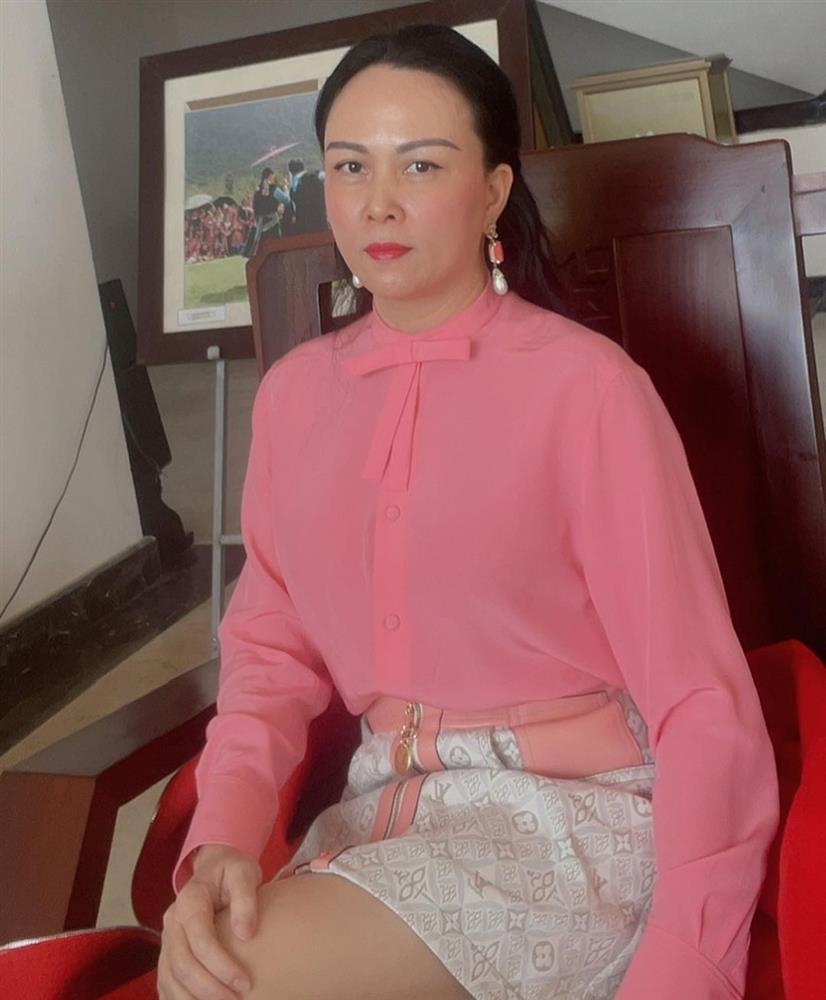 Mặt mộc Phượng Chanel có thảm họa như phong cách thời trang?-5