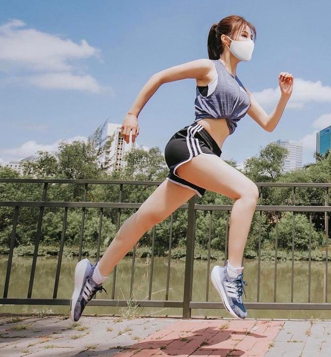 Ngoài chạy bộ thì Diễm My còn là tín đồ của bộ môn yoga nhiều năm.