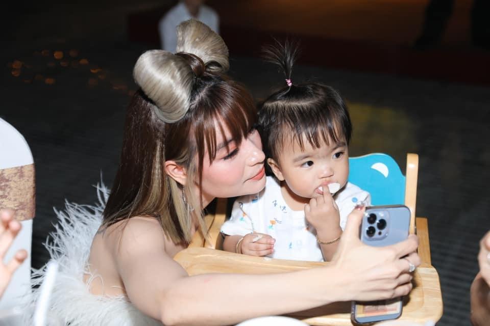 Mạc Văn Khoa tổ chức sinh nhật cực hoành tráng cho bà xã-6