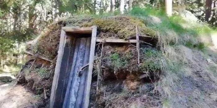 Khách sạn xấu nhất thế giới, nhìn chẳng khác gì nấm mồ-1