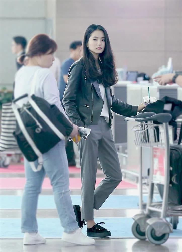 Nàng thơ Kim Tae Ri 32 tuổi lên đồ dễ thương như nữ sinh-6