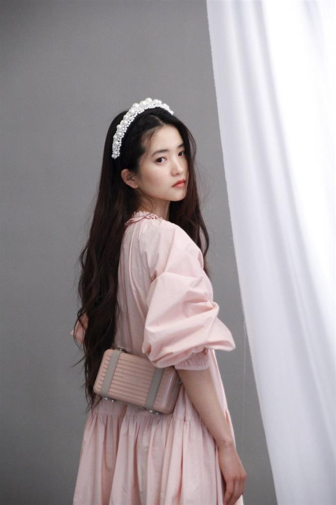 Nàng thơ Kim Tae Ri 32 tuổi lên đồ dễ thương như nữ sinh-8