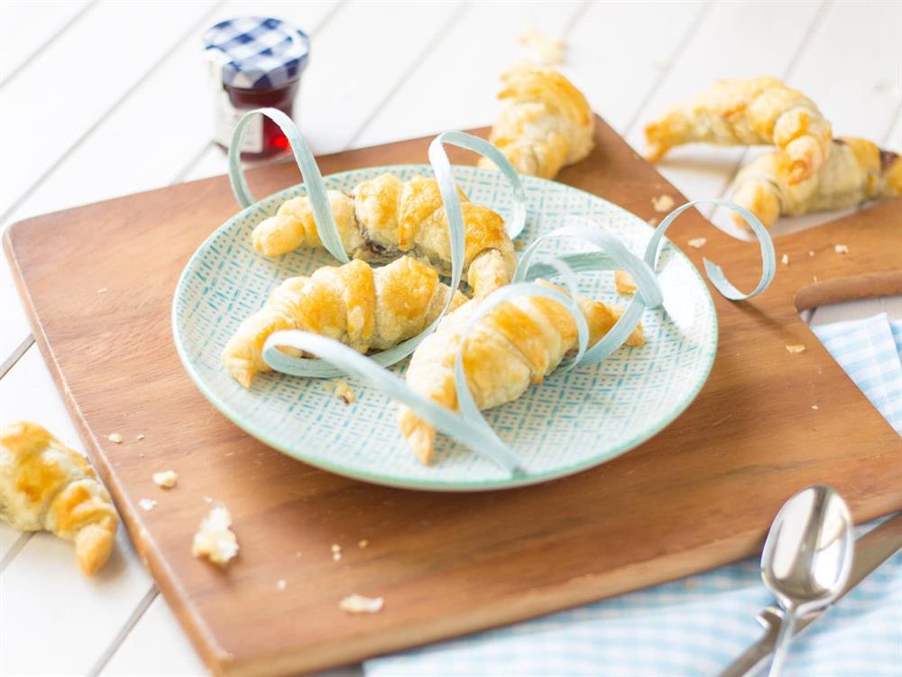 Cách làm bánh sừng bò nhanh cho bữa sáng-1