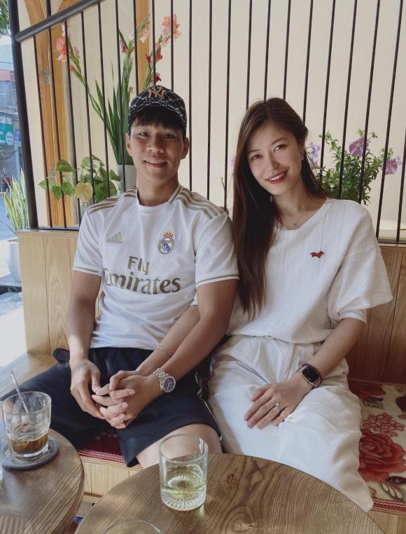 Cầu thủ nổi tiếng và vợ rich kid bất ngờ khoe con 1 tháng tuổi-5