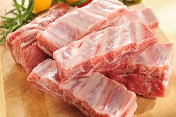 Dù có rẻ đến mấy cũng đừng dại mà chọn mua 3 loại sườn này-1