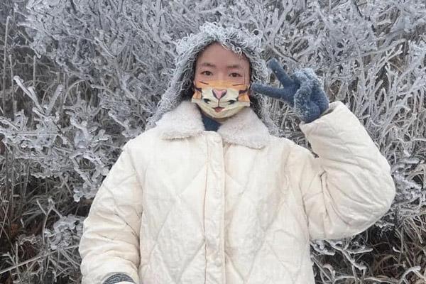 Diện đồ đẹp đi chụp ảnh Sapa, cô gái khóc ròng vì lũ quét trôi xe-4