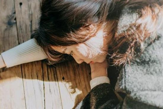 Cảm thấy như ở tù vì chồng chăm sóc quá mức