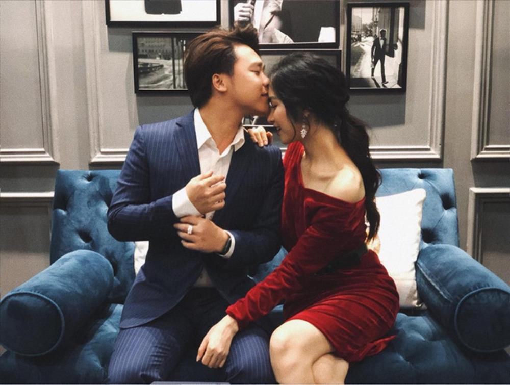 Hòa Minzy vui vẻ ôm trai đẹp sau khi chia tay-2