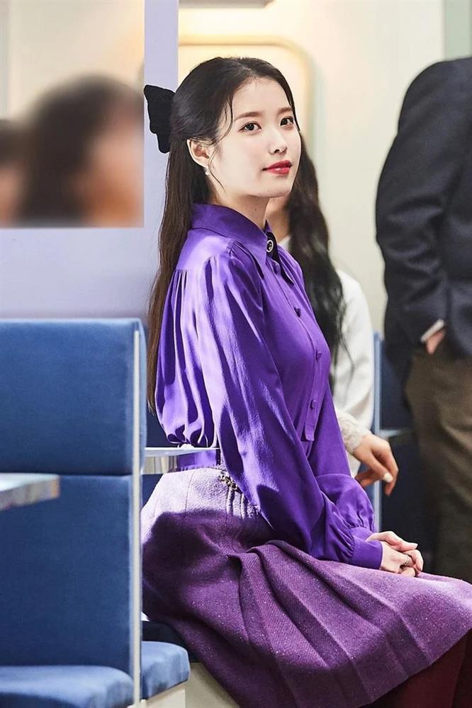 Sao Hàn mặc đồ tím: IU đẹp như nàng thơ, Joy bị dìm nhan sắc-4