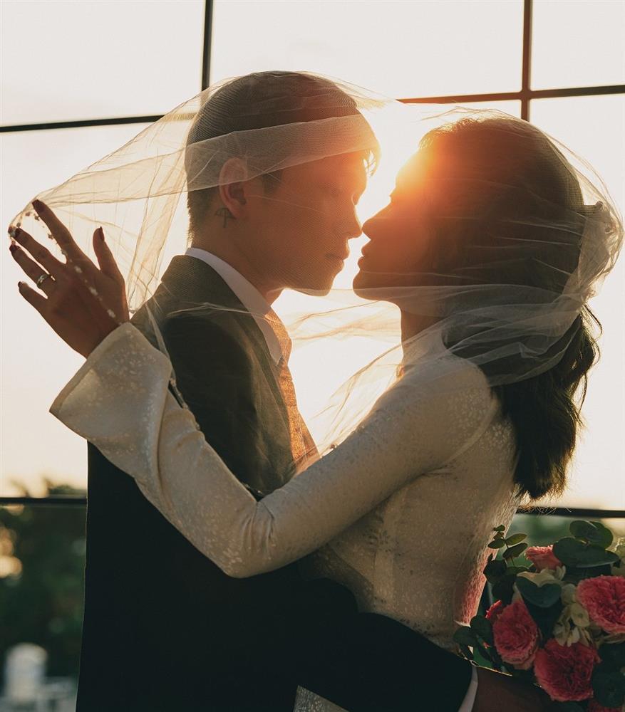 Loạt chiêu trò của rapper B Ray-1