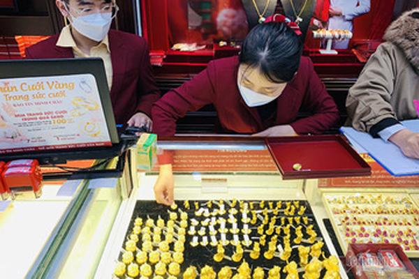 Vàng SJC cao hơn trang sức tới 8,6 triệu đồng/lượng-1