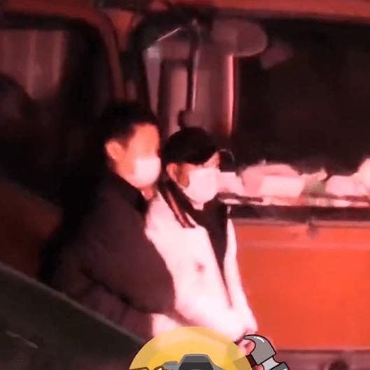 Tài tử Tây Du Ký say xỉn, tiểu bậy phản cảm trên đường-1