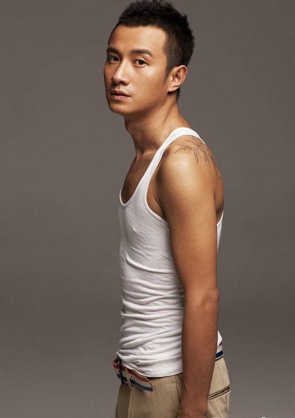 Tài tử Tây Du Ký say xỉn, tiểu bậy phản cảm trên đường-4