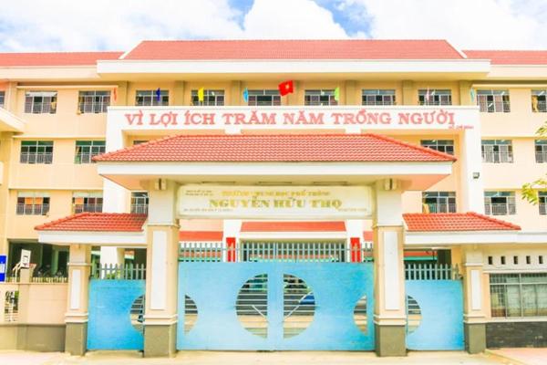 NÓNG: Nữ sinh lớp 11 đẻ con ở KTX rồi ném từ tầng 3 xuống-2