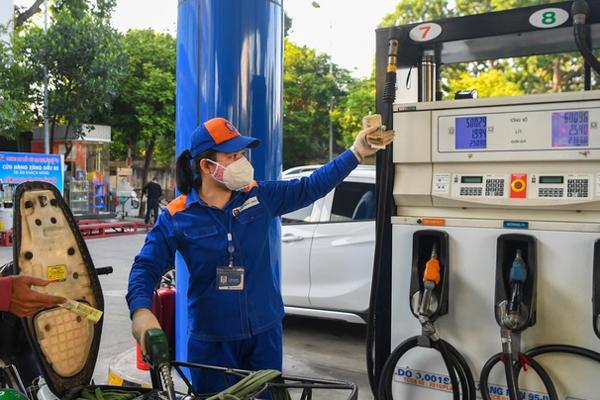 Gần 300 cửa hàng kinh doanh xăng dầu ngừng bán hàng với đủ các lý do-2