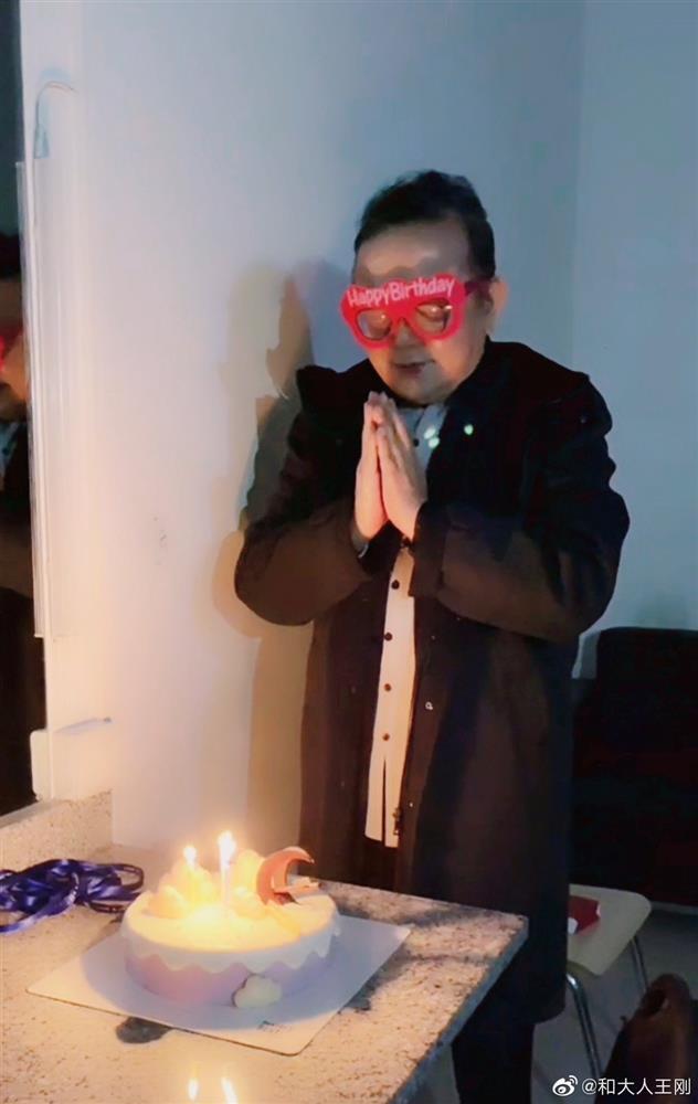 Hòa Thân Vương Cương: Bị phản đối vẫn cưới mỹ nhân quen qua mạng-4