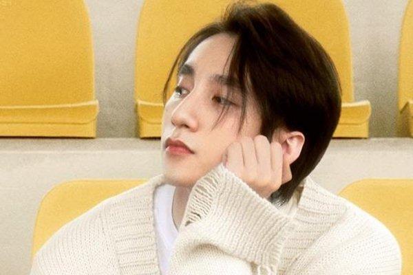 Mặc kệ ồn ào nàng thơ, Sơn Tùng vui vẻ bắt trend lên đồ Tik Tok-3