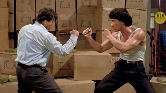 Hoàn cảnh gần đây của Thành Long: 67 tuổi cần 2 người dìu đi lại-5