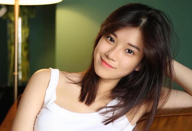 Nổi tiếng trên cộng đồng giới trẻ với ngoại hình đáng yêu và chất giọng cao vút. Cô gái này còn gây bất ngờ với khả năng các nhạc cụ dân tộc như đàn nhị, sáo, đàn ukulele…  Cuối cùng, Hoàng Yến Chibi dừng chân ở ngôi Á quân chung cuộc.