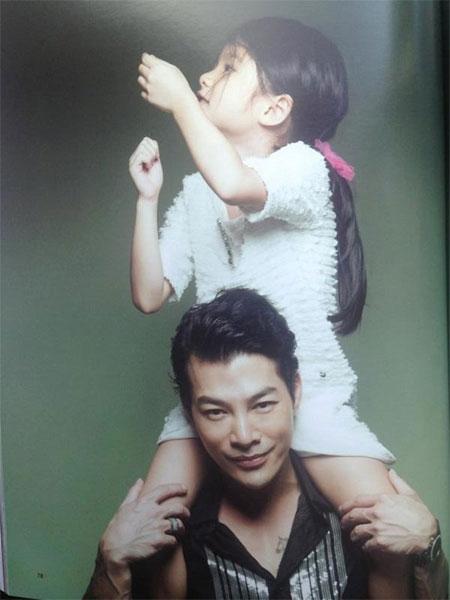 Sao Việt cõng con: Diệp Lâm Anh đi cà kheo, Hòa Minzy gây xót xa-11