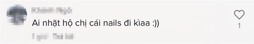 Hoàng Thùy gặp sự cố í ẹ khi catwalk trên thảm đỏ-5