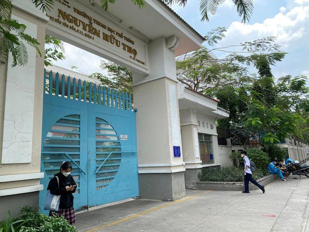 Sức khỏe nữ sinh lớp 10 ở TP.HCM nhảy lầu tự tử trong giờ ra chơi-1