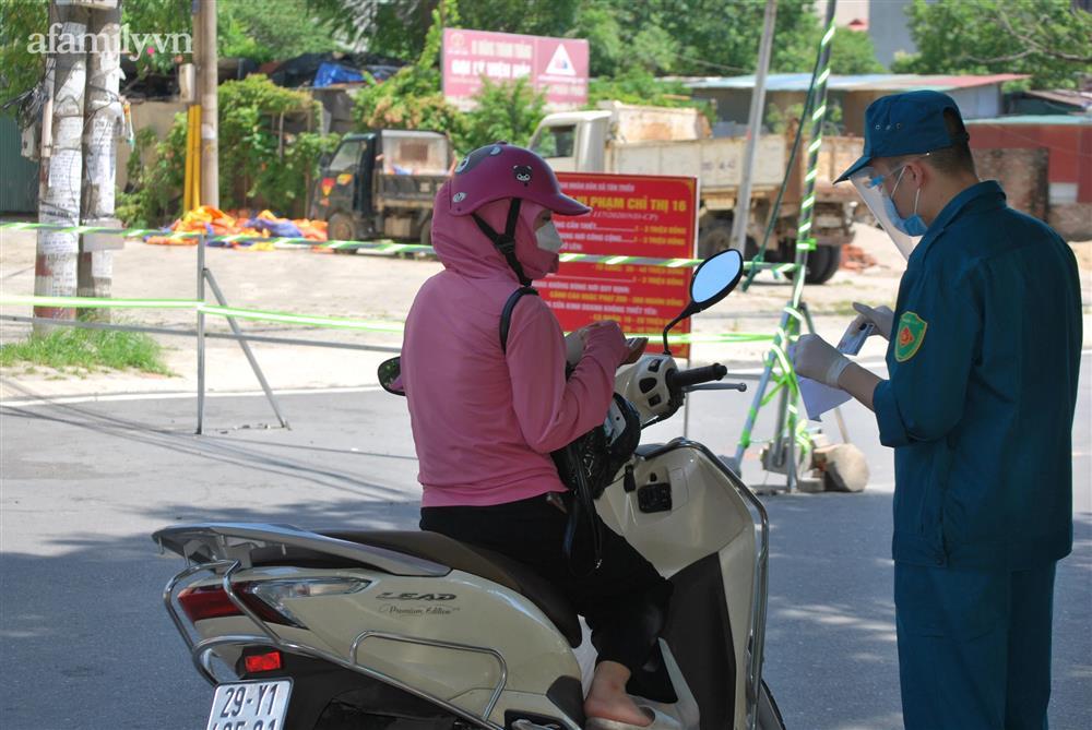 KHẨN: Đề nghị người dân thực hiện nghiêm 5K, hạn chế tới nơi đông người-3