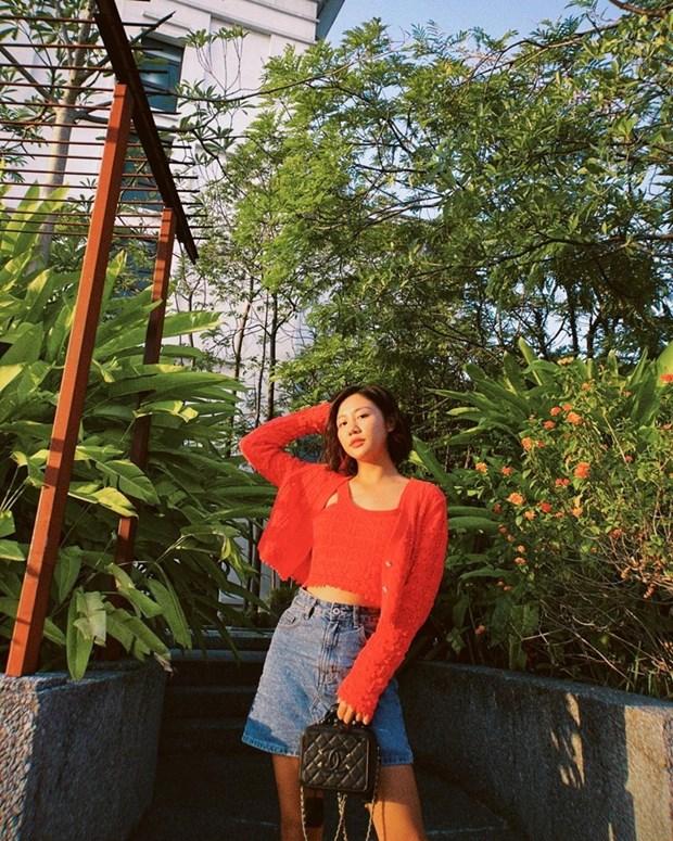 Sao Việt người kín bưng, kẻ hở hết cỡ với cardigan dáng ngắn-1