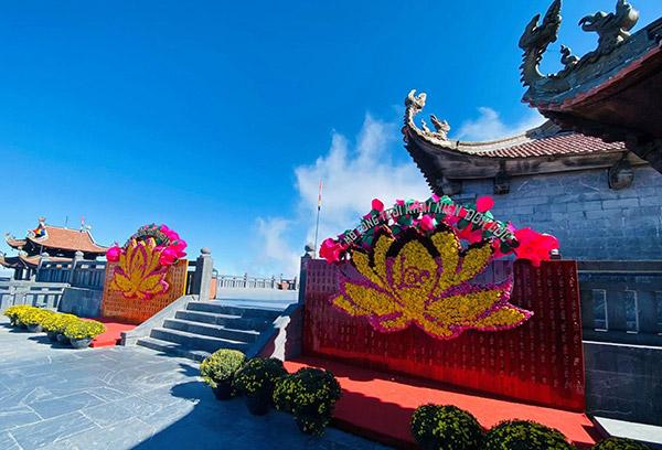 Những lý do chọn Fansipan là điểm đến mùa cầu an đầu năm-3